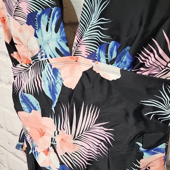 DKNY Women's L One Piece Tummy Control Swimsuit Floral Print Halter Bathing Suit - Picture 6 of 8